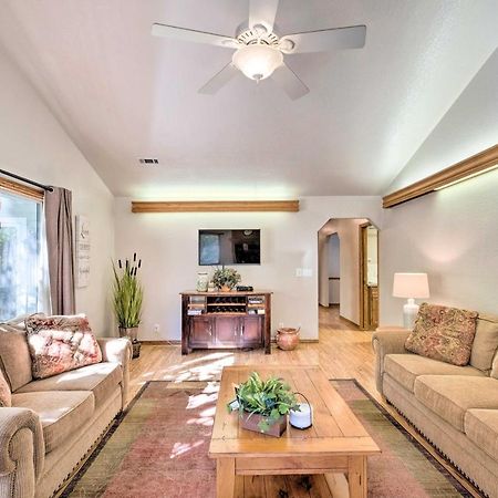 Beautiful Ozark Oasis With Deck Walk To Beaver Lake Rogers Exteriör bild