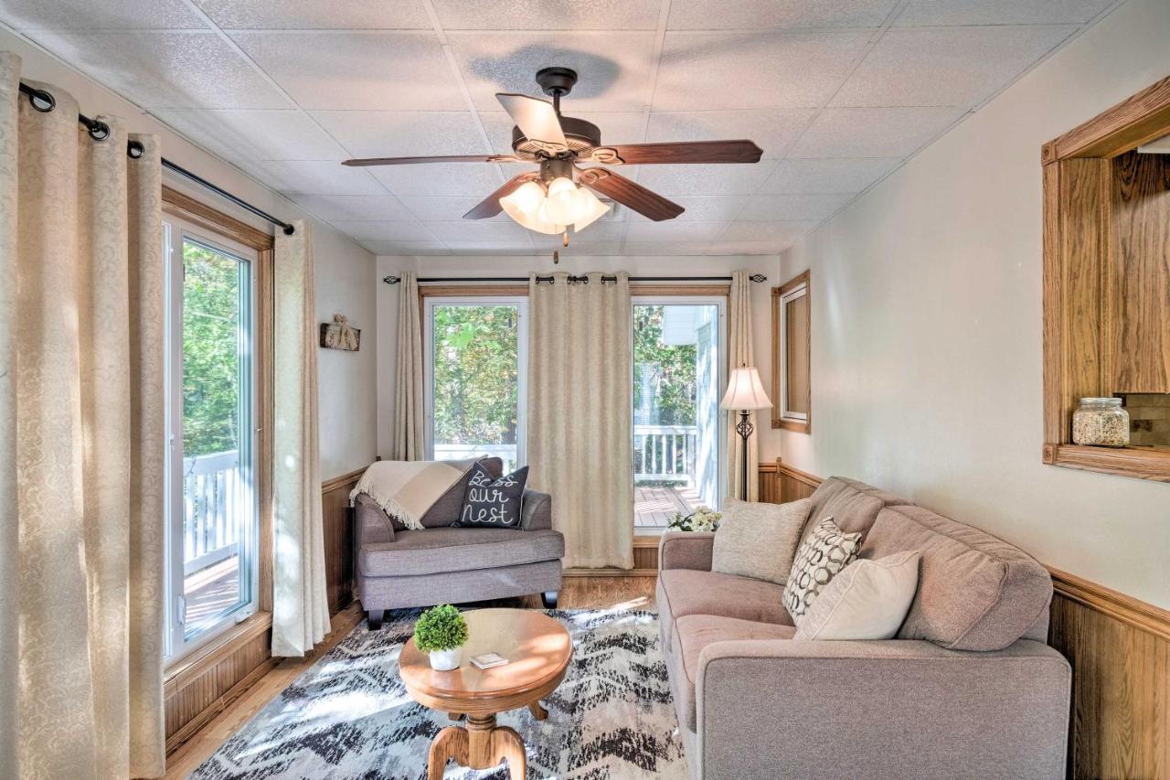 Beautiful Ozark Oasis With Deck Walk To Beaver Lake Rogers Exteriör bild