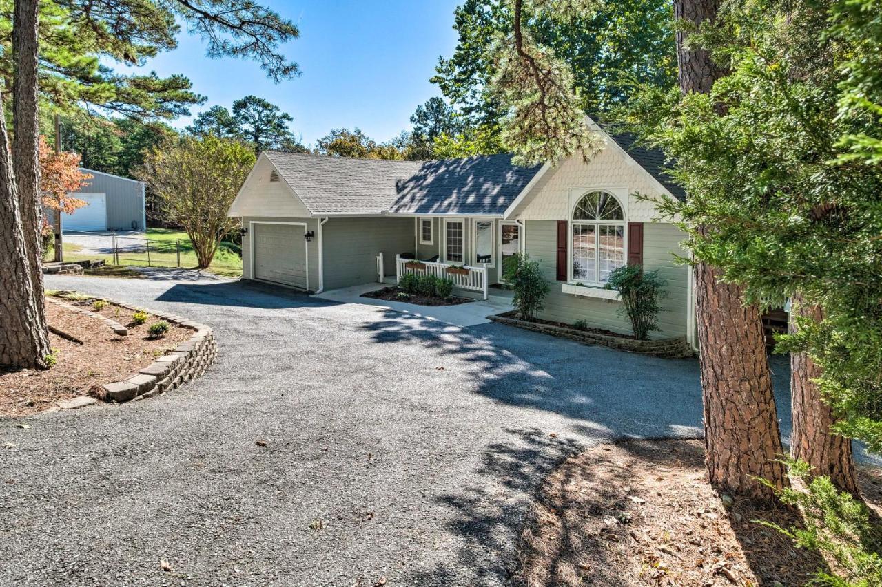 Beautiful Ozark Oasis With Deck Walk To Beaver Lake Rogers Exteriör bild