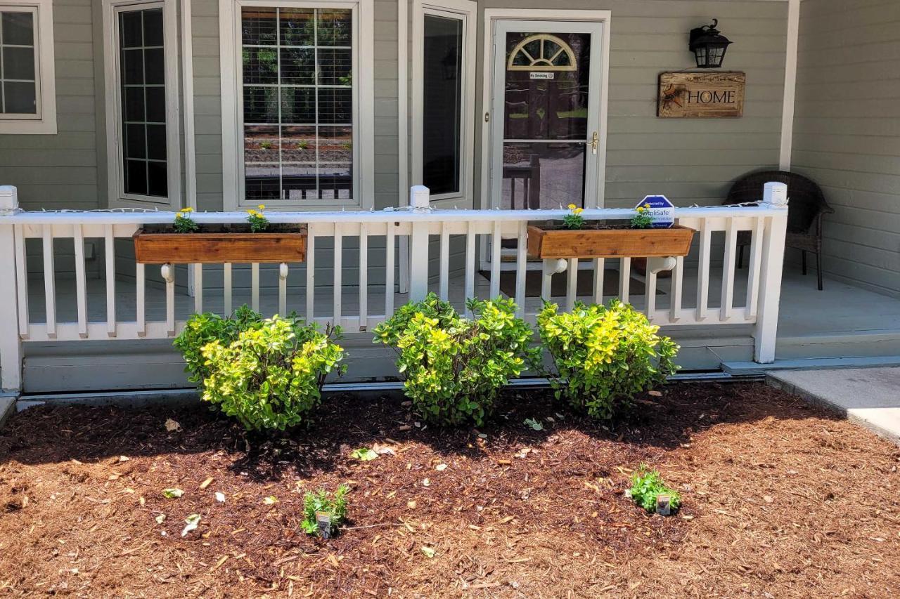 Beautiful Ozark Oasis With Deck Walk To Beaver Lake Rogers Exteriör bild